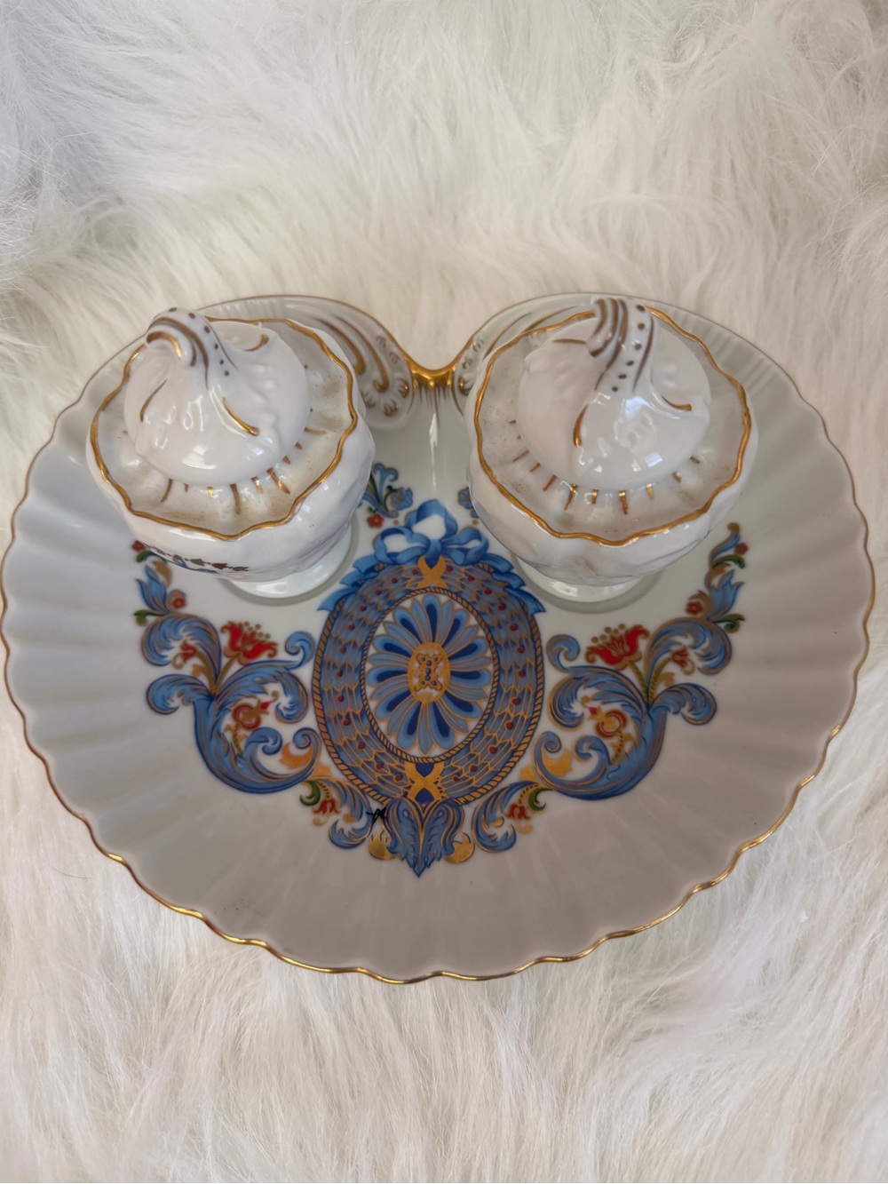 Elizabeth Arden Porcelain Condiment Set in White, Blue and Gold